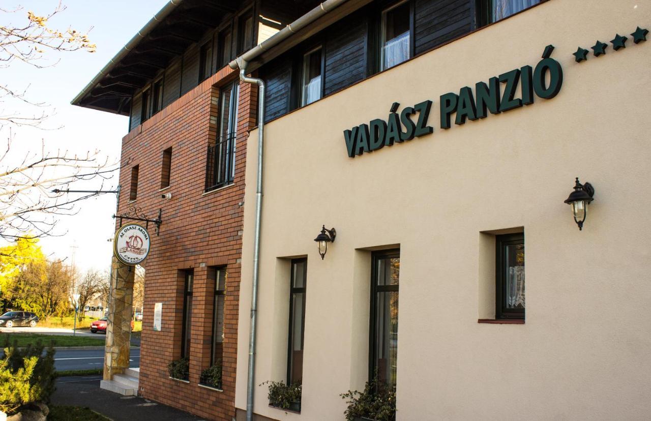 Vadasz Panzio Es Etterem Szombathely Zewnętrze zdjęcie